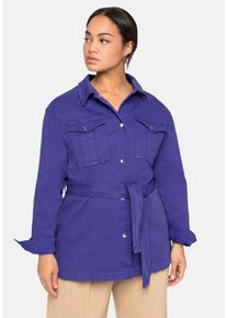 Große Größen Jeansjacke im Hemdblusen-Stil, mit Bindegürtel Gr. 52 lila von sheego für Damen