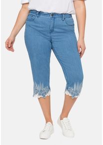 Große Größen 3/4-Jeans mit Stickerei und Spitze am Saum Gr. 58 blau geblümt von sheego für Damen
