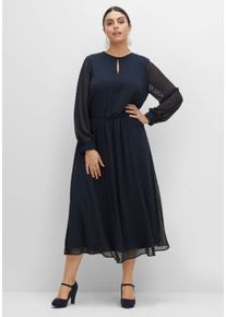 Große Größen Chiffonkleid in Maxilänge, mit Punkte-Struktur Gr. 44 blau gepunktet von sheego für Damen