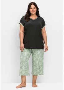 Große Größen Schlafanzug mit Oversized-Shirt und 3/4-Hose Gr. 48/50 grün geblümt von sheego für Damen