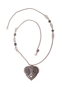 Damen Lange Kette "Uta", braun, Basic, Collezione Alessandro, Metall, Halsketten, Herzanhänger mit Kunstharzeinlage