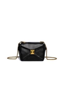 Damen Umhängetasche "Pyramide", Collezione Alessandro, schwarz, Polyurethan (PU), Taschen, aus softem Material und zarter Kette