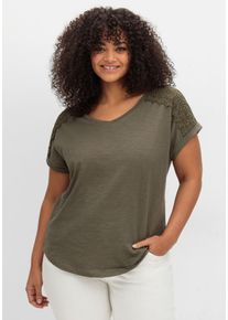 Große Größen Shirt mit Spitzen-Applikation auf den Schultern Gr. 50 grün von sheego für Damen