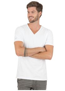 TRIGEMA Herren T-Shirt "TRIGEMA V-Shirt aus 100% Bio-Baumwolle (kbA)", weiß, Basic, Gr. S, 100% Baumwolle (Bio-Baumwolle kbA), Shirts