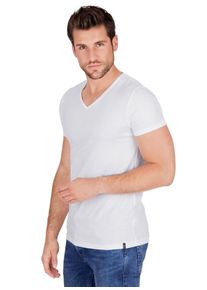 TRIGEMA Herren T-Shirt "TRIGEMA V-Shirt Slim Fit", weiß, Basic, Gr. M, 100% Baumwolle, Shirts