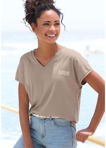 ELBSAND V-Shirt taupe Gr. M (38) für Damen. V-Ausschnitt und Logodruck. Figurumspielend. Nachhaltig.