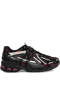 New Balance Low-Top Sneaker - Dynamic Design Sneakers With Burgundy Accents - Gr. 5_5 - in Schwarz - f&uuml;r Damen