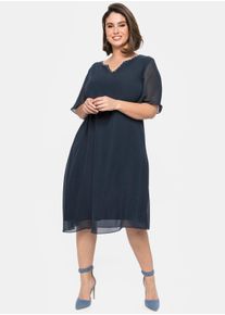 sheego Große Größen Chiffonkleid mit Schmucksteinen am Ausschnitt, nachtblau, Größe 46 - Damen