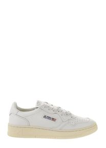 Autry Low-Top Sneaker - Medalist Low - Leather Sneakers - Gr. 43 (EU) - in Wei&szlig; - f&uuml;r Damen