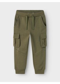 Jogginghose name it "NMNOLI f&uuml;r Unisex mit elastischem Bund und schlichtem Look", Jungen, Gr. 116, N-Gr, gr&uuml;n (dusty olive), Sweatware, Obermaterial: 60% Baumwolle, 40% Polyester, normal normal, Hosen Jogginghose, regular fit, uni, elastischer Bund, Topseller