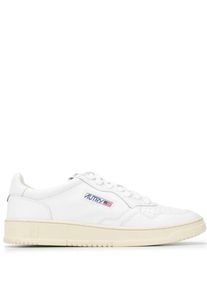 Autry Low-Top Sneaker - Low-Top Sneakers With Perforated Toebox - Gr. 40 (EU) - in Wei&szlig; - f&uuml;r Damen