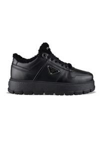 Prada Low-Top Sneaker - Black Leather Sneakers With Sherpa Lining - Gr. 39,5 (EU) - in Schwarz - f&uuml;r Damen
