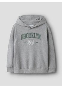 Kapuzensweatshirt name it "NKMNEWI LS NREG SWEAT WH BRU", Jungen, Gr. 134/140, grau (grau melange), Sweatware, Obermaterial: 100% Baumwolle, bedruckt, normal, Rippb&uuml;ndchen, Sweatshirts Kapuzensweatshirt