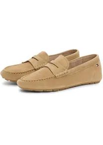 Slipper Tommy Hilfiger "FLAG SOFT SUEDE DRIVER LOAFER", Damen, Gr. 42, beige, Veloursleder, unifarben, Schuhe Slipper, Schlupfschuh, Bequemschuh, Mokassin, Flats mit modischen Zierriegel