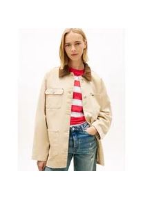Tommy Hilfiger Langjacke TOMMY JEANS "TJW OVS DISTRESSED CHORE JACKET", Damen, Gr. M (38), wei&szlig; clay, Denim/Jeans, Obermaterial: 100% Baumwolle, unifarben, oversize Po-bedeckend, mit Knopf, Jacken Langjacke, mit farblich abgesetztem Umlegekragen, Oversized Fit
