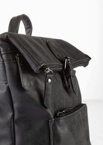 bonprix Rucksack mit Au&szlig;entasche und Schnallendetail, schwarz, Gr.34x29 cm, Attraktiver Rucksack in Lederoptik