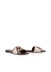 Pantolette Marc Cain "Collections Leo' Oasis", Damen, Gr. 37, schwarz wood, Leder, Schuhe Pantolette, Sommerschuh, Flats mit markantem MC Logo