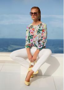 Madeleine Mode Langarmbluse MADELEINE "Blusenshirt Flie&szlig;ende Viskosebluse mit Blumenmuster", Damen, Gr. 48, blau (hellblau, gemustert), Obermaterial: 100% Viskose CV., Modern, figurumspielend, Blusen Langarmbluse, Gummib&uuml;ndchen