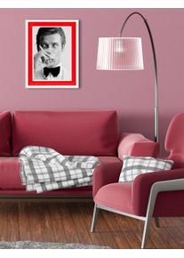 Bild mit Rahmen queence "Roger Moore", rot (farbe rahmen: wei&szlig;, farbe bild(er): rot), B:40cm H:50cm T:2cm, Acrylglas, Holz, Bilder, Bild mit Rahmen, Poster mit buntem Acrylglas Passepartout