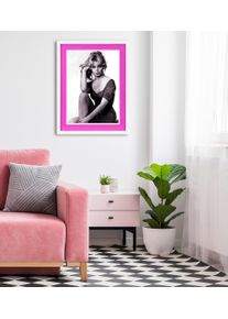 Bild mit Rahmen queence "Brigitte Bardot", pink (farbe rahmen: wei&szlig;, farbe bild(er): pink), B:40cm H:50cm T:2cm, Acrylglas, Holz, Bilder, Bild mit Rahmen, Poster mit buntem Acrylglas Passepartout