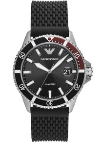 Die Emporio Armani Herrenuhr ist das perfekte Geschenk, um sich selbst oder einen geliebten Menschen zu verw&ouml;hnen. Das runde Geh&auml;use aus Edelstahl wird von einem hochwertigen Quarzwerk mit analogem Stil angetrieben. Diese Taucheruhr hat einen Durchmesser von 42 mm. Das schwarze Silikonarmband mit Dornschlie&szlig;e macht sie zu einer angenehm zu tragenden Uhr. Bei 10 bar ist diese Uhr nicht nur modisch,