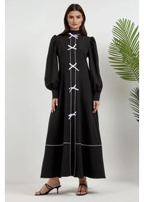 Farbenblockiertes Maxi-Kleid mit halbem Rollkragen