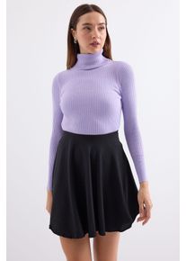 Strukturierter Rollkragen-Pullover in taillierter Form