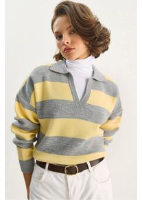 Gestreifter Strickpullover