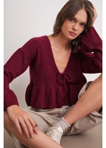 Knitpullover mit tiefem, detailliertem V-Ausschnitt und R&uuml;schen