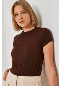 Texturierter Strickpullover mit Knopfverschluss