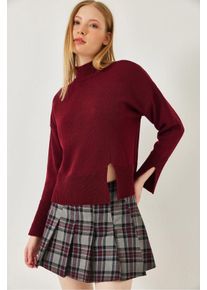L&auml;ssig geschnittener Rollkragenpullover mit Schlitz