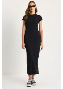 Schlankes Maxikleid mit Rundhalsausschnitt