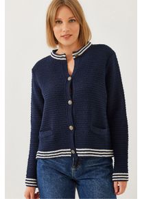 Strickjacke mit Struktur, Knopfverschluss und Taschen